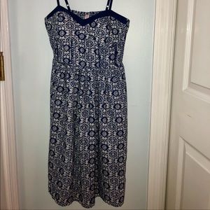 white and navy patterned sun dress size